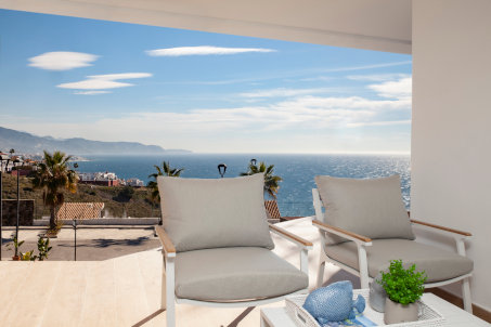 photo of the terrace view on the Costa del Sol of an apartemnt to let